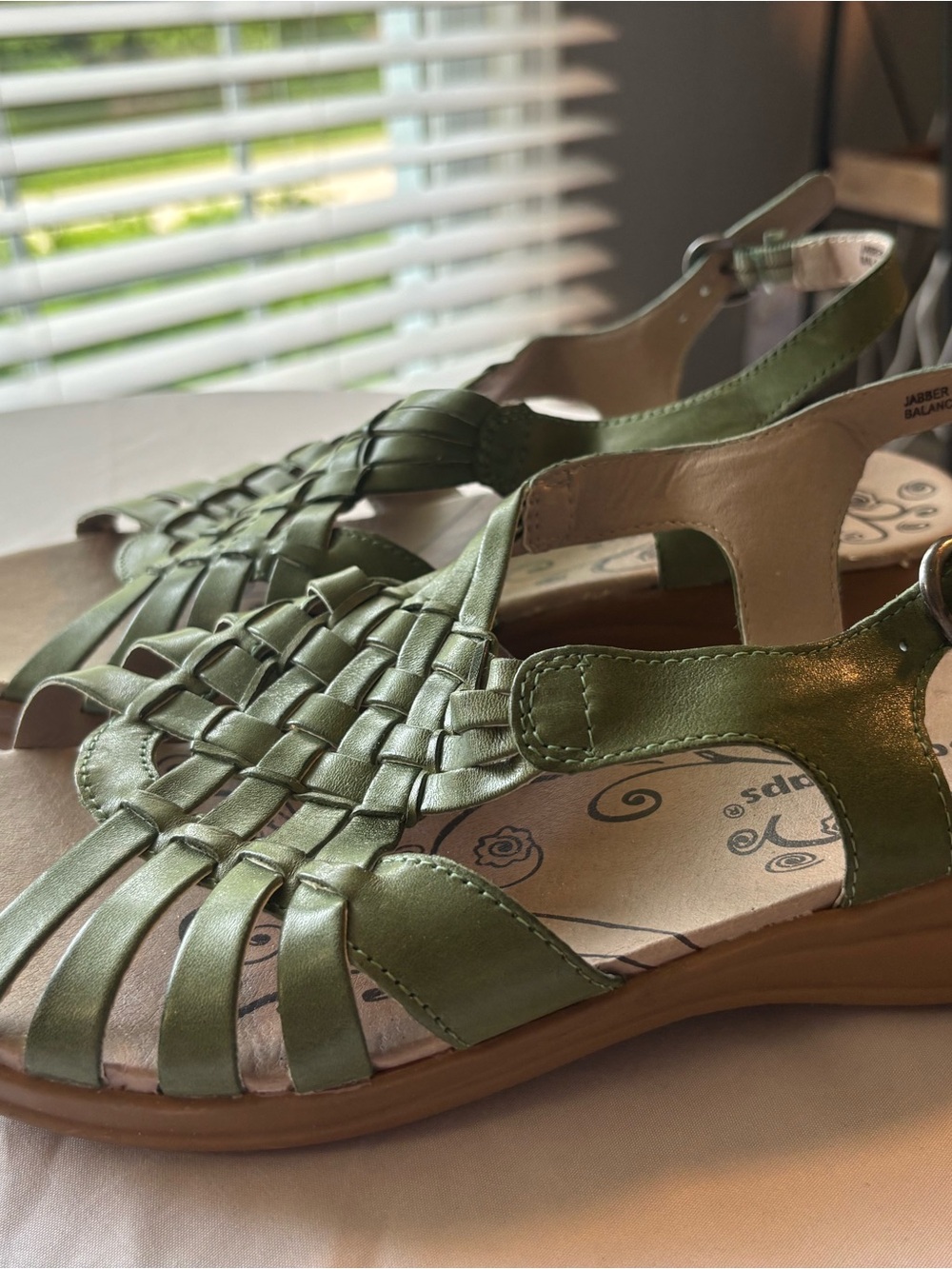Baretraps Sage Green Woven Jabber Strappy Sandals 8.5